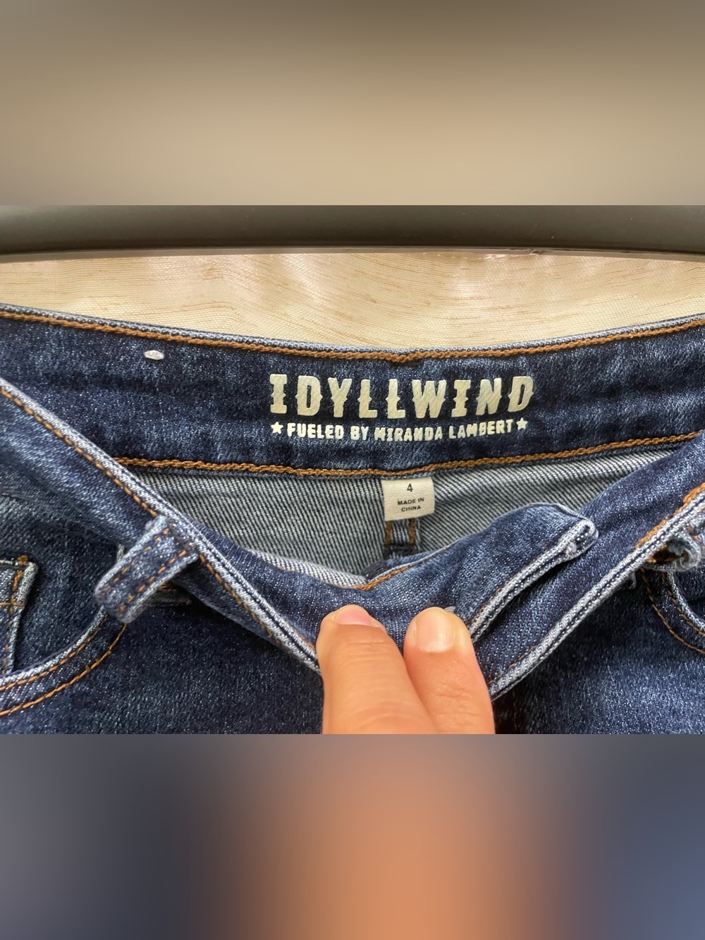 Idyllwind high rise denim shorts size 4 - Picture 4 of 4